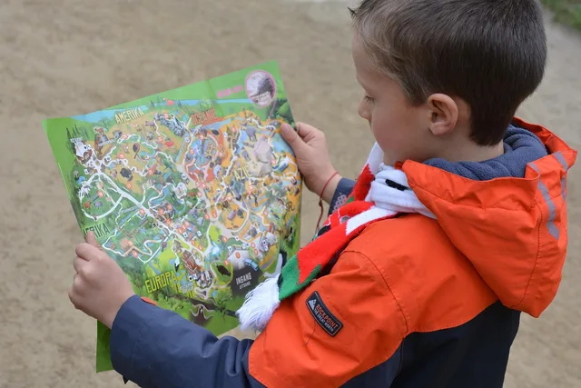 map, child, boy, people, search, map reading, orientation, map, map reading, map reading, map reading, map reading, map reading. Wizytówka sklepu w Google: jak uzupełnić profil i zbierać opinie